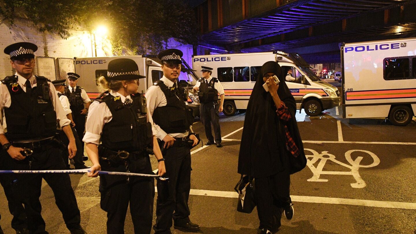 La furgoneta arremeti&oacute; contra los fieles musulmanes que sal&iacute;an de la mezquita de Finsbury Park