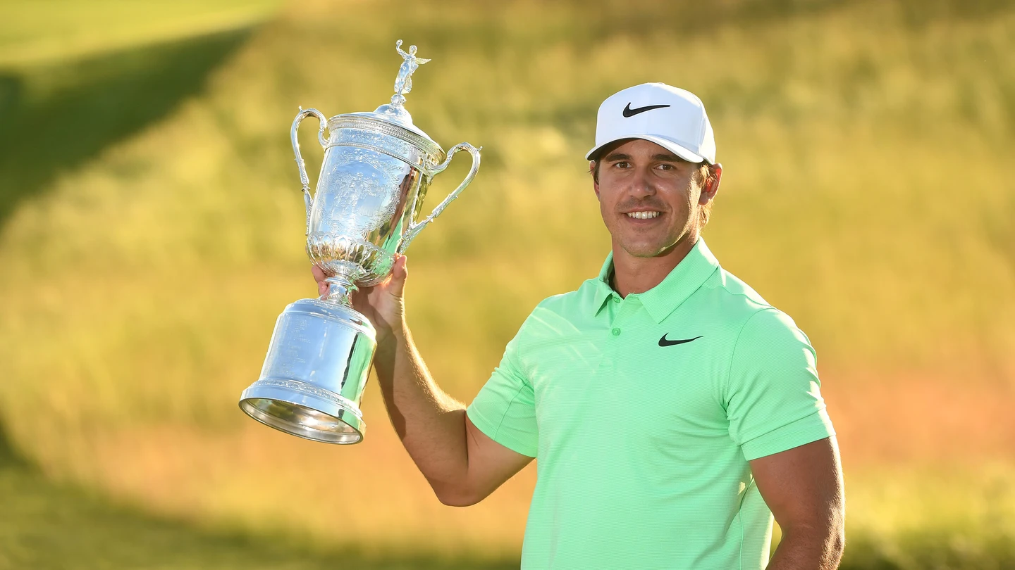 Brooks Koepka, con el trofeo de campeón del US Open Brooks Koepka, con el trofeo de campeón del US Open