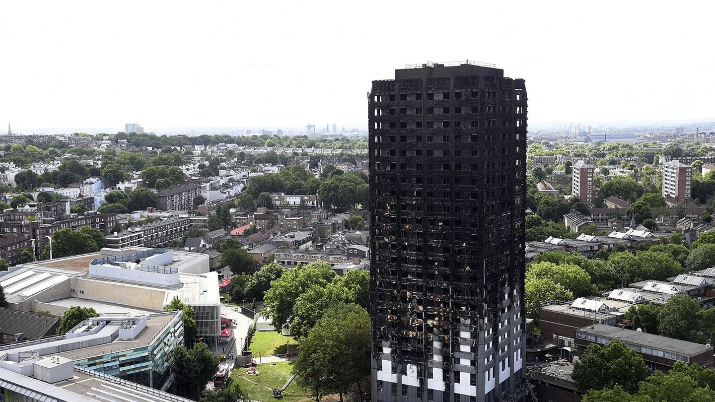 La Torre Grenfell tras ser asolada por el fuego La Torre Grenfell tras ser asolada por el fuego