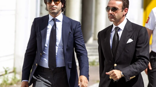 Enrique Ponce y Javier Conde a su llegada a la capilla ardiente de Iván Fandiño Enrique Ponce y Javier Conde a su llegada a la capilla ardiente de Iván Fandiño