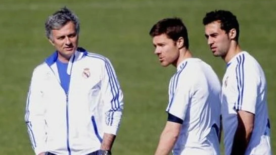 Mourinho, con Xabi Alonso y con Arbeloa