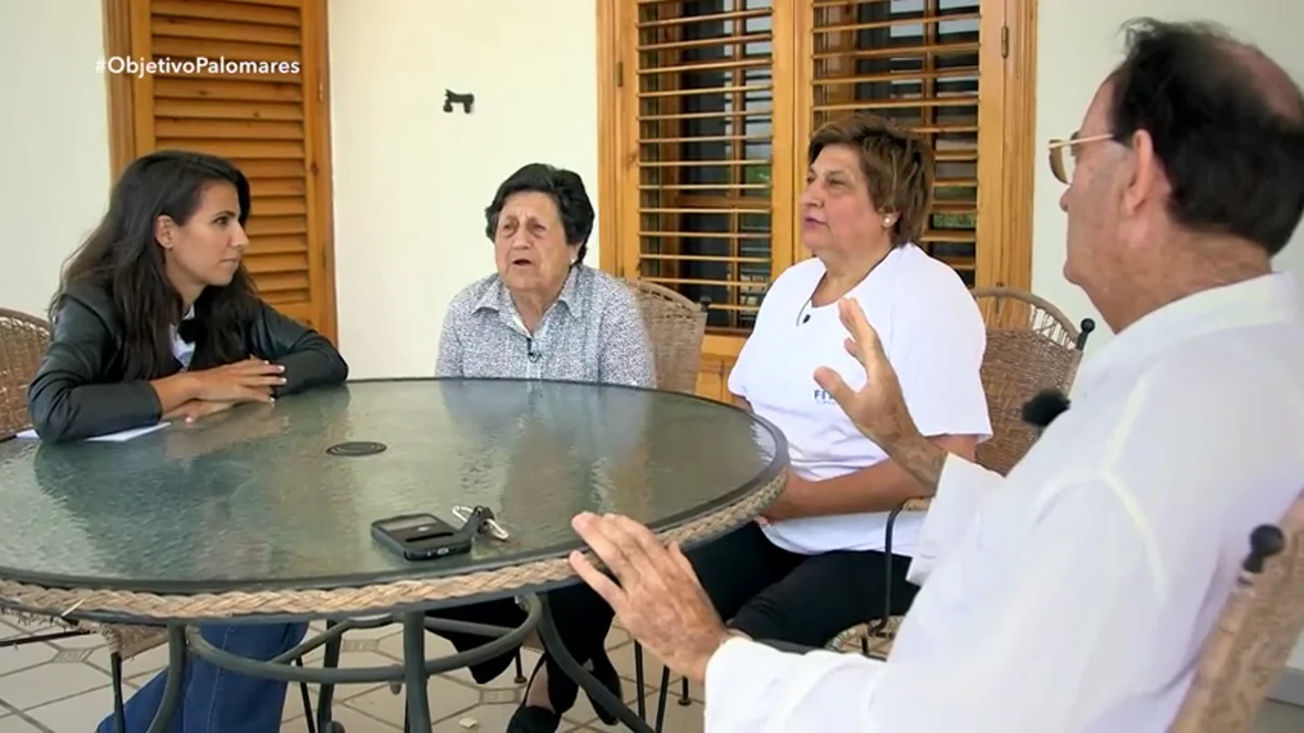 Los vecinos de Palomares quieren dejar de salir en los medios: "No queremos que vengáis a destruir el pueblo" Los vecinos de Palomares quieren dejar de salir en los medios: "No queremos que vengáis a destruir el pueblo"