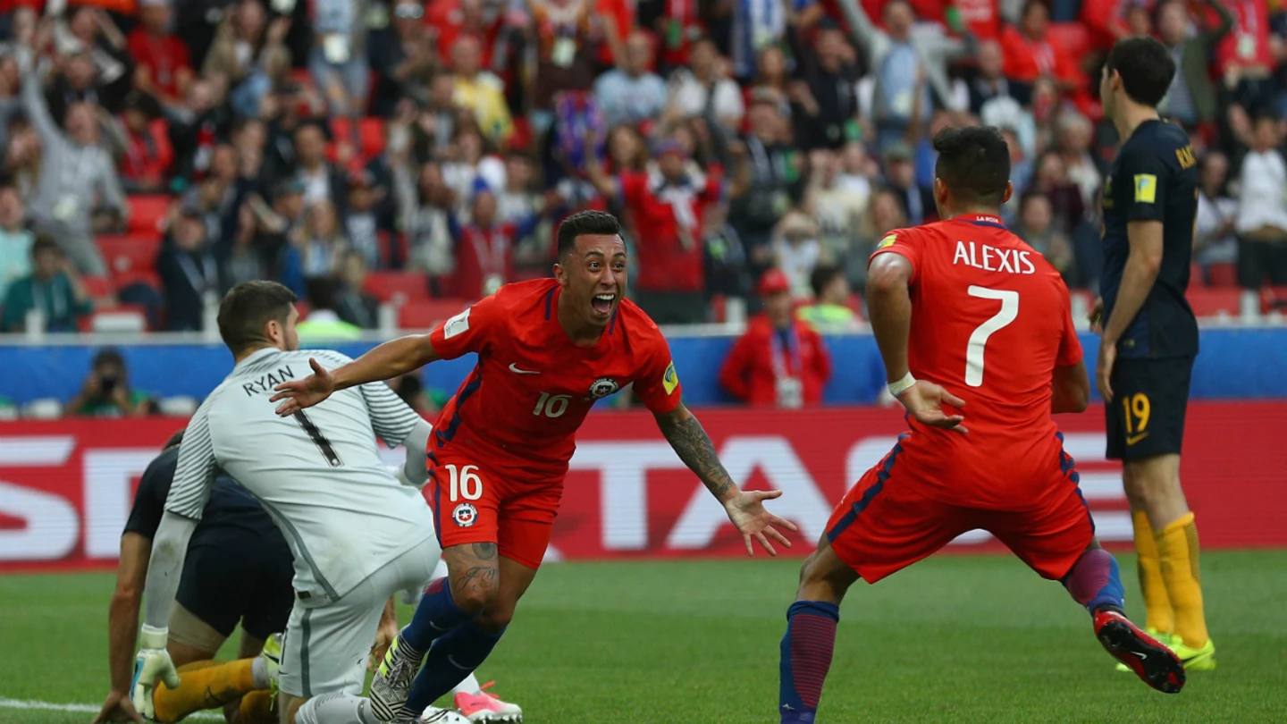 Chile celebra un gol ante Australia Chile celebra un gol ante Australia