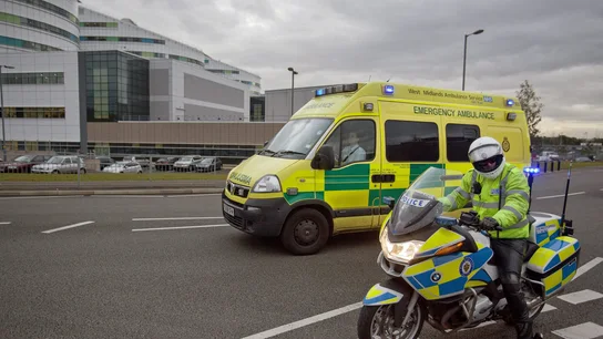 El cuerpo policial precisó que fue alertado de que "un vehículo había colisionado con transeúntes fuera del Westgate Sports Centre, Newcastle upon Tyne" El cuerpo policial precisó que fue alertado de que "un vehículo había colisionado con transeúntes fuera del Westgate Sports Centre, Newcastle upon Tyne"