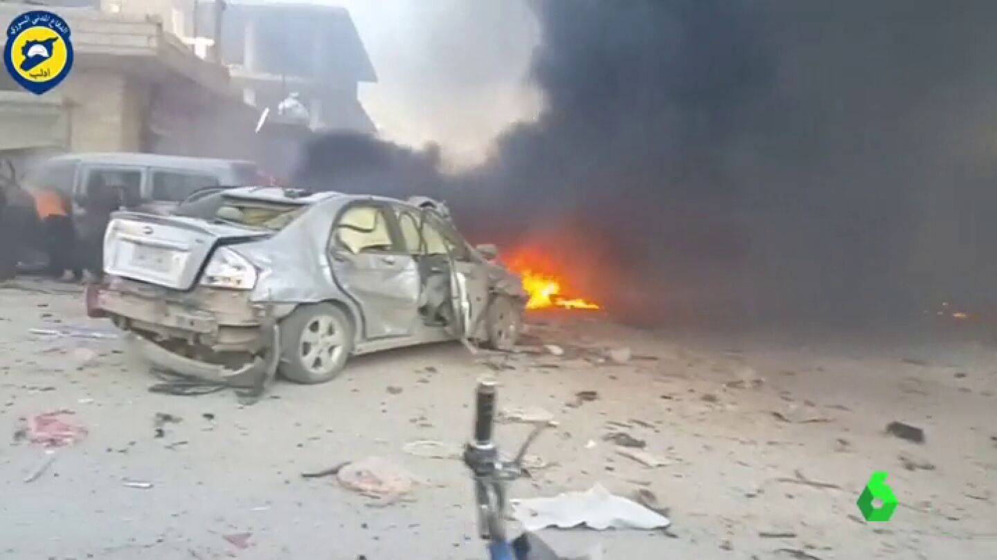 Los coches de la calle tras la explosi&oacute;n