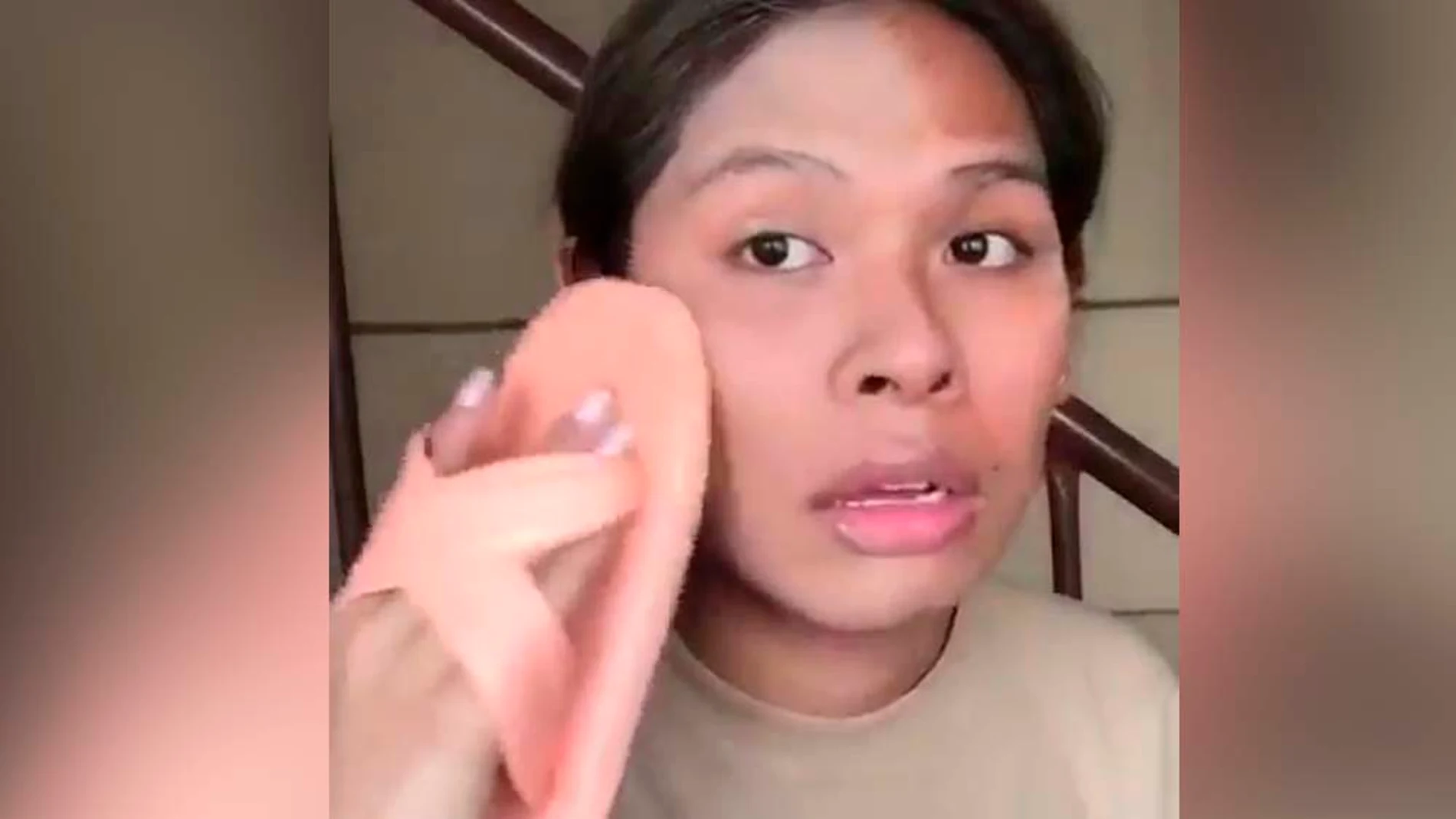 La técnica de maquillaje más viral: ¡con una chancla! 