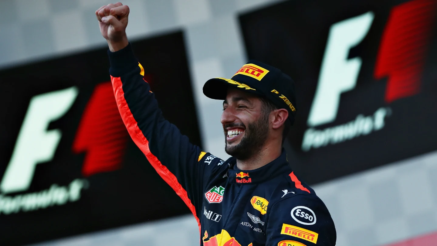 Daniel Ricciardo celebra la victoria en Bakú Daniel Ricciardo celebra la victoria en Bakú