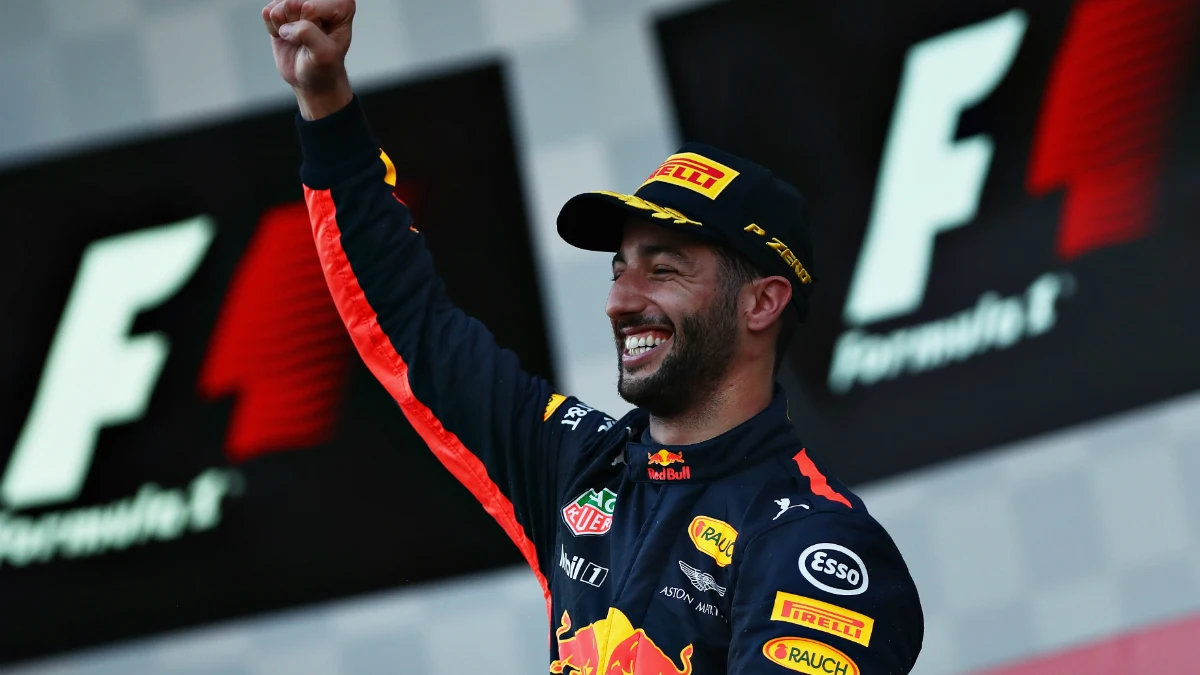 Daniel Ricciardo celebra la victoria en Bakú