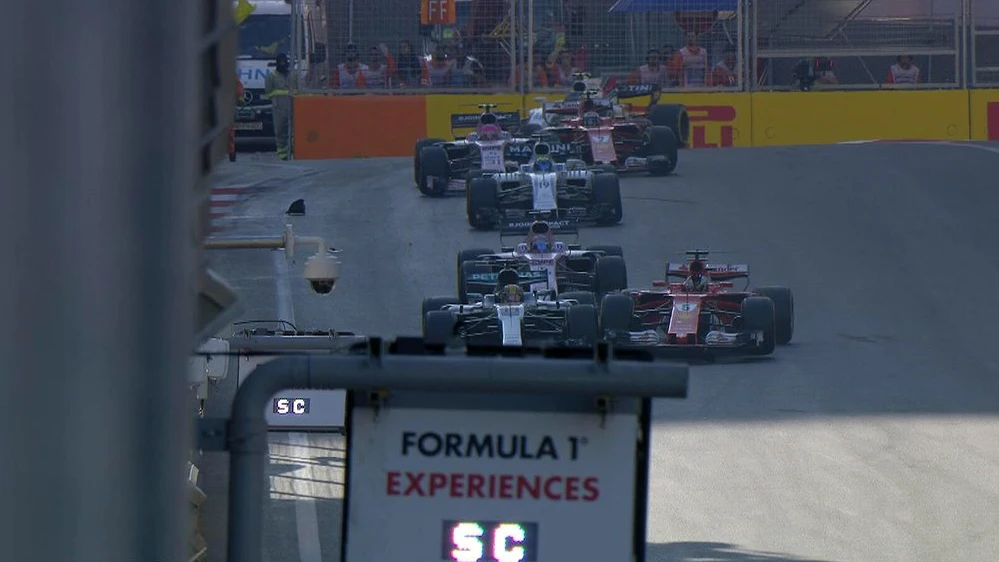 Vettel embiste a Hamilton Vettel embiste a Hamilton