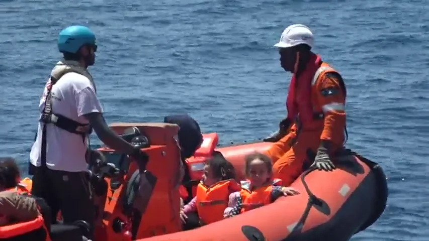 Rescate de cientos de inmigrantes procedentes de Libia en aguas del Mediterráneo