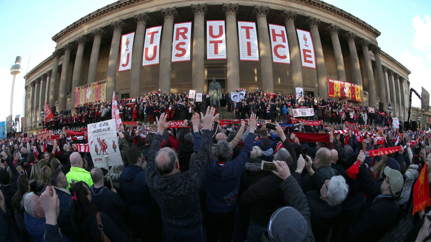 Miles de personas pidieron justicia en Liverpool el pasado abril