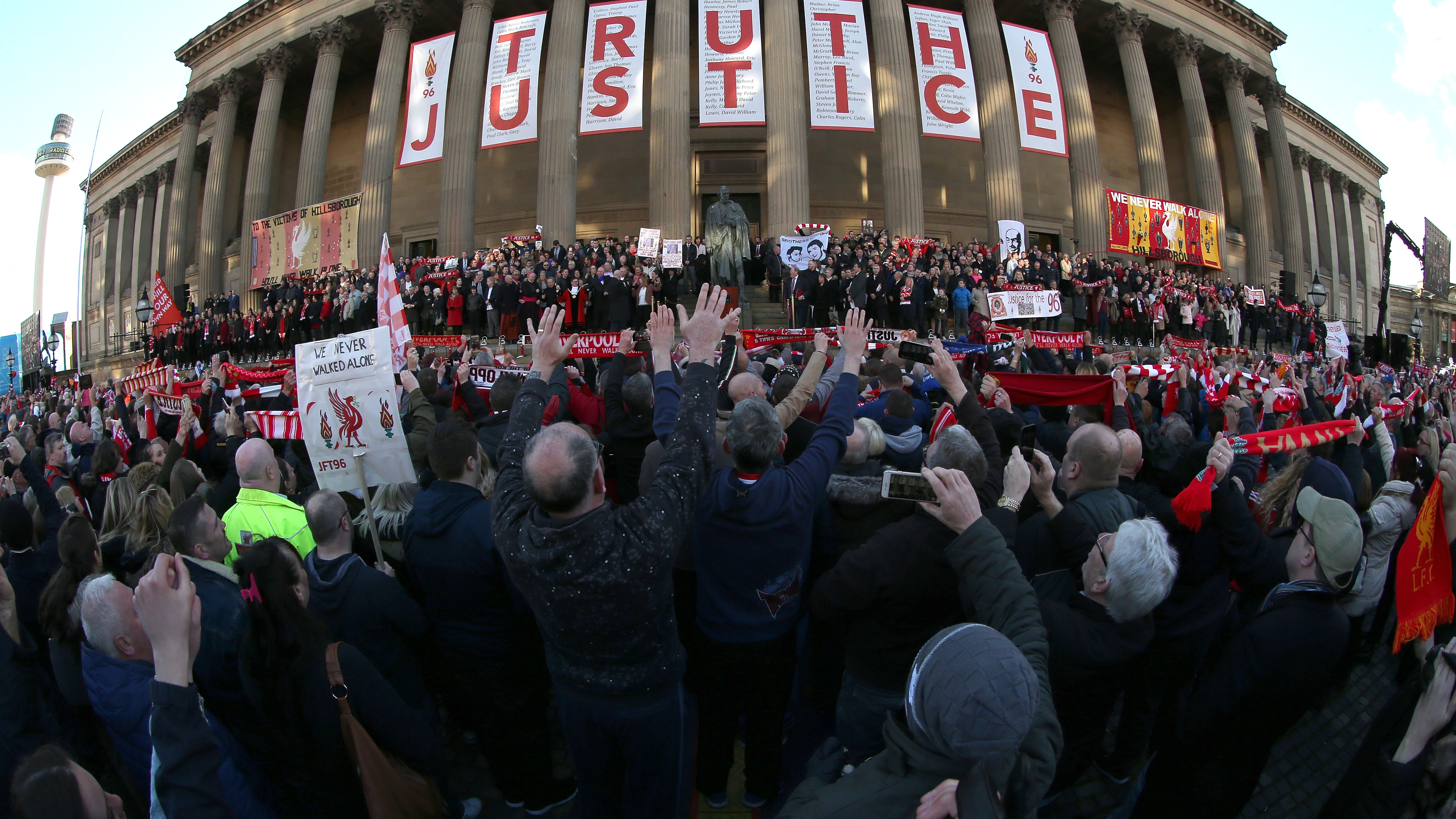 Miles de personas pidieron justicia en Liverpool el pasado abril