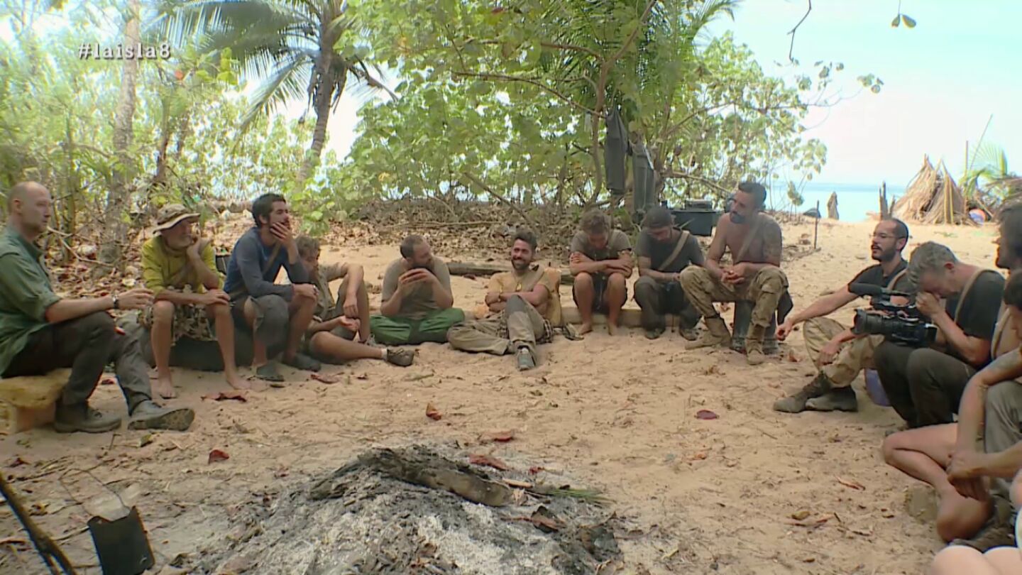 Pedro Garc&iacute;a Aguado con los aventureros en La Isla
