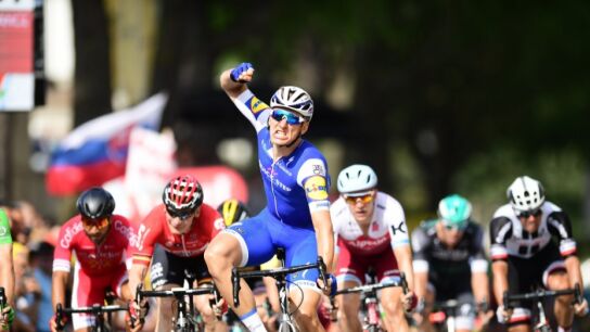 Kittel celebra la victoria de etapa