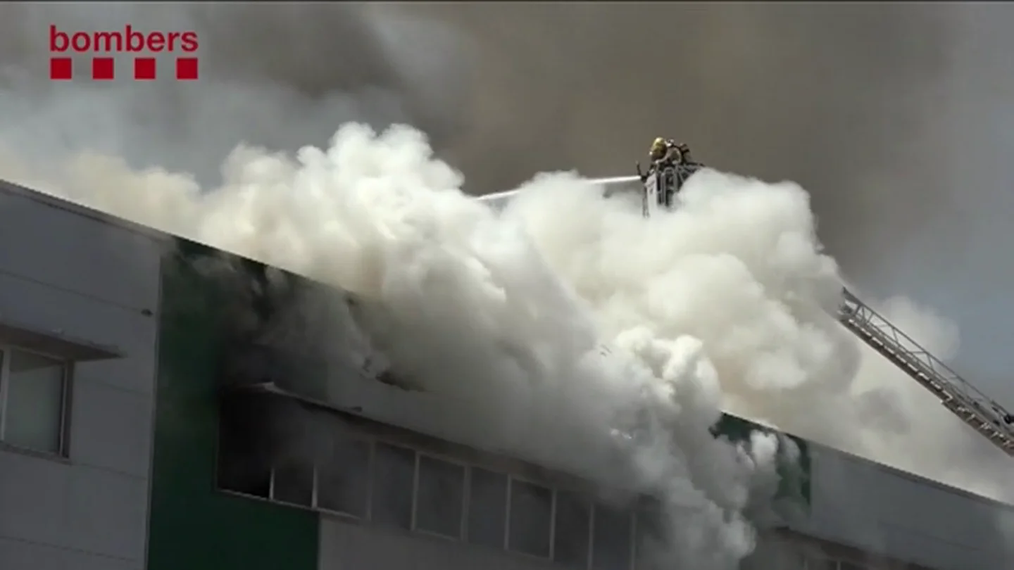 El incendio ha afectado a una nave de 1.200 metros cuadrados El incendio ha afectado a una nave de 1.200 metros cuadrados