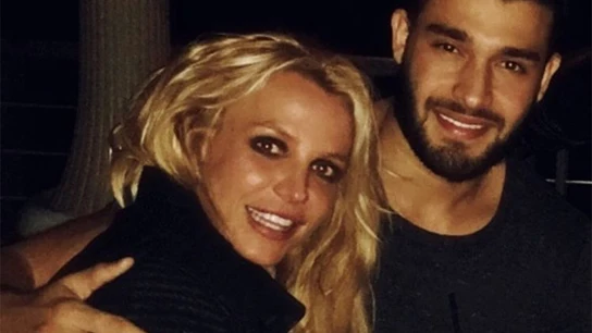 Britney Spears cierra su divorcio con Sam Asghari y vuelve a estar oficialmente soltera Britney Spears cierra su divorcio con Sam Asghari y vuelve a estar oficialmente soltera