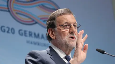 El presidente del Gobierno, Mariano Rajoy, durante la rueda de prensa que ha ofrecido hoy al término de la cumbre del G20 celebrada en Hamburgo (Alemania) El presidente del Gobierno, Mariano Rajoy, durante la rueda de prensa que ha ofrecido hoy al término de la cumbre del G20 celebrada en Hamburgo (Alemania)