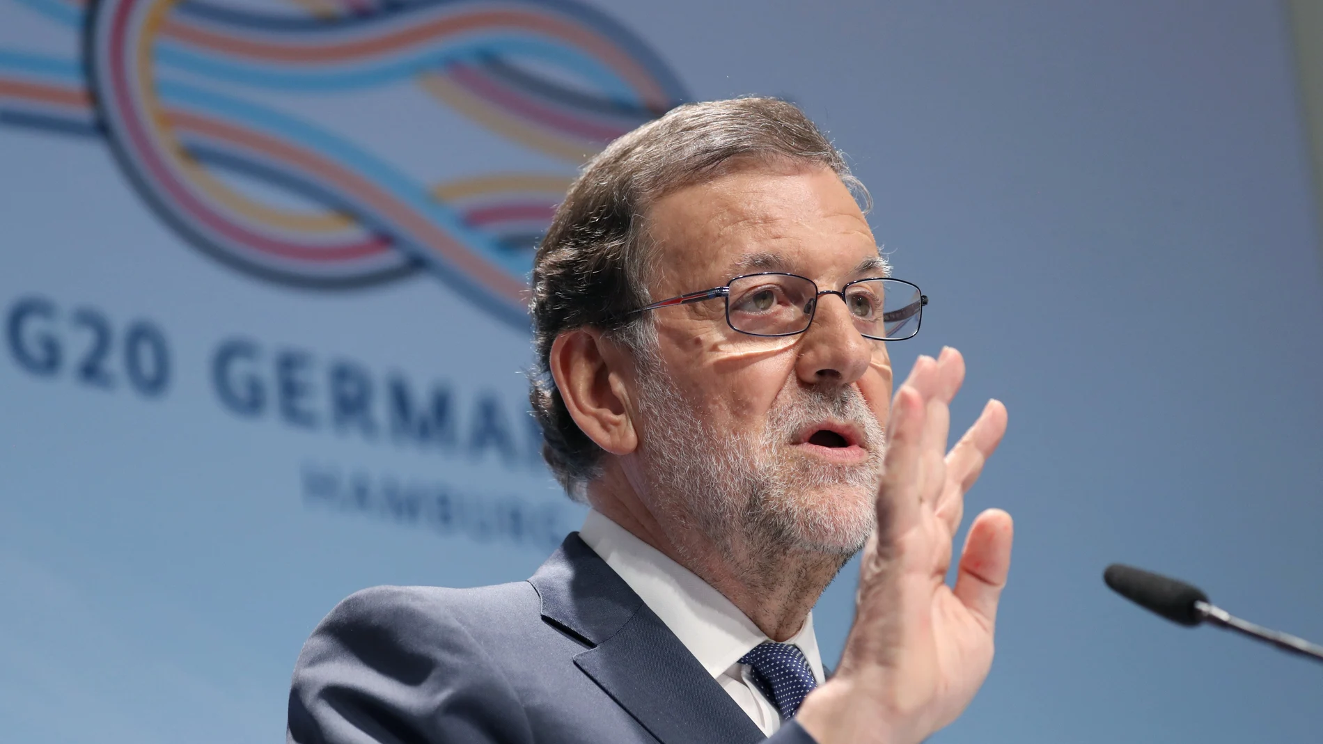 El presidente del Gobierno, Mariano Rajoy, durante la rueda de prensa que ha ofrecido hoy al término de la cumbre del G20 celebrada en Hamburgo (Alemania)