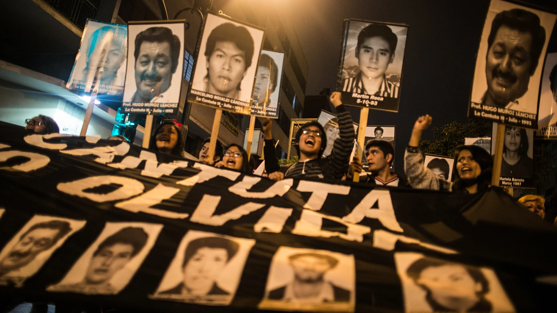 Miles de personas marchan en Lima contra un posible indulto a Fujimori