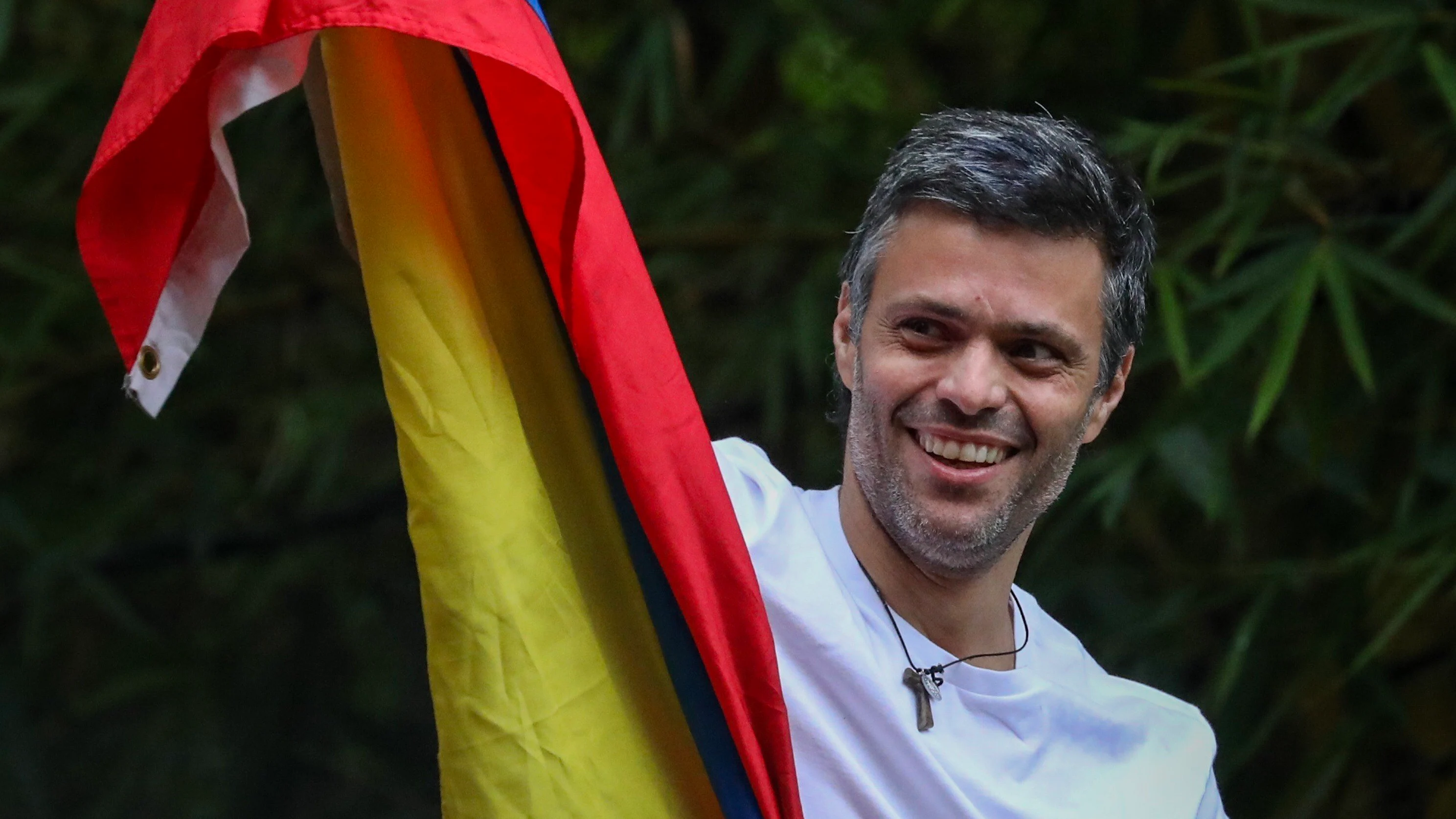 Leopoldo López tras salir de la cárcel en Venezuela