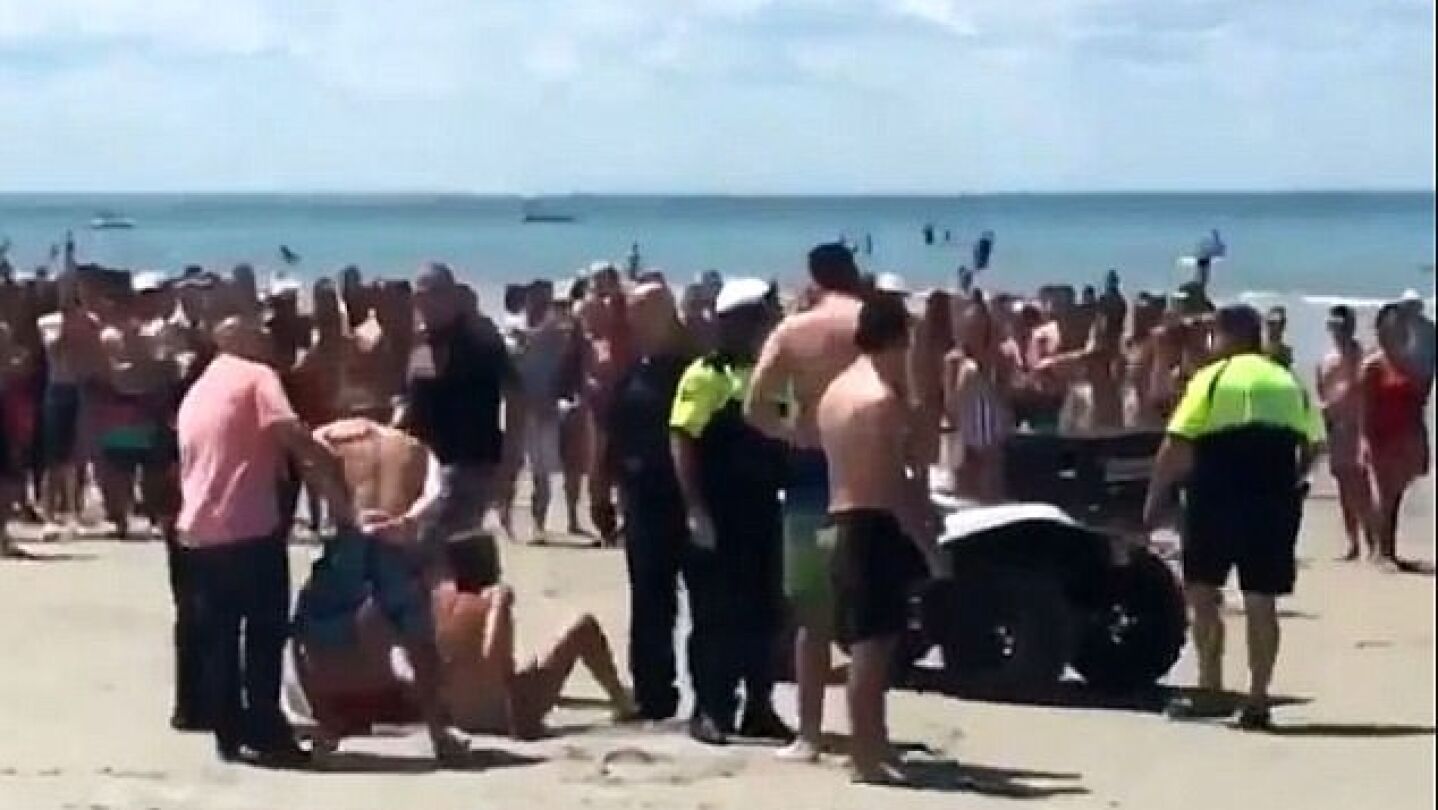 La Polic&iacute;a detiene a los cuatro j&oacute;venes implicados 