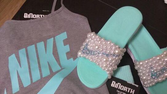 &iquest;De qu&eacute; color es la ropa?