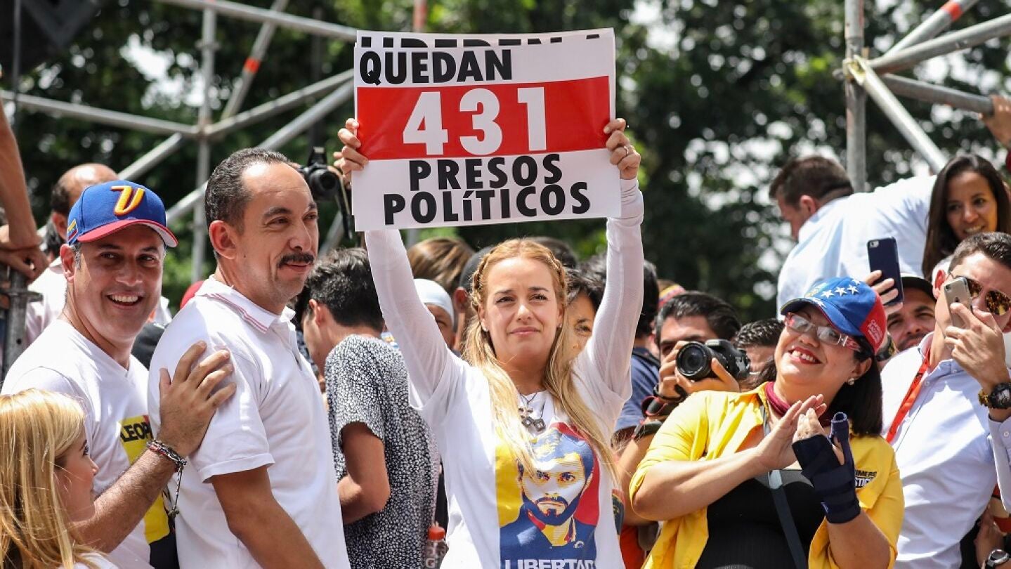 La esposa de Leopoldo L&oacute;pez, Lilian Tintori, durante la marcha de opositores venezolanos