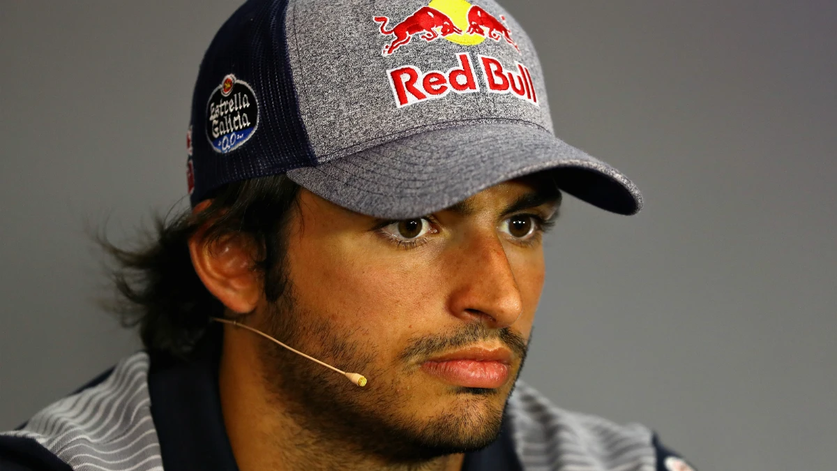 Sainz, ante los medios