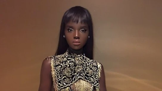 La modelo Nyadak Thot Thot cuelga una foto en Twitter y la confunden con una muñeca