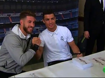 Sergio Ramos, sobre una salida de Cristiano Ronaldo: "Estamos en contacto y estoy muy tranquilo" Sergio Ramos, sobre una salida de Cristiano Ronaldo: "Estamos en contacto y estoy muy tranquilo"