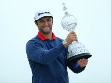 Jon Rahm, con el trofeo del Abierto de Irlanda Jon Rahm, con el trofeo del Abierto de Irlanda