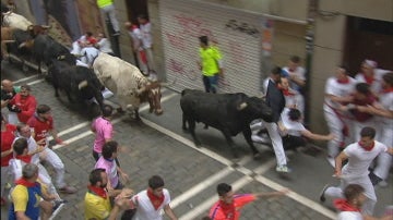 Cogida en el cuarto encierro de San Fermín