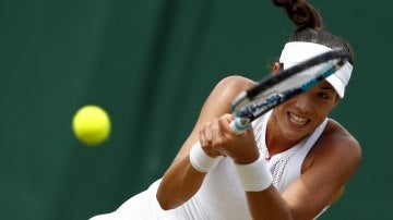 Muguruza resta una pelota ante Angelique Kerber