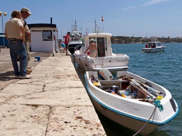 Patera en el puerto de Mallorca Patera en el puerto de Mallorca
