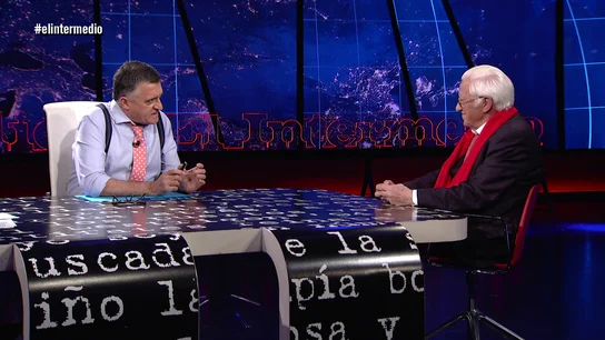 El Gran Wyoming entrevista al padre Ángel en El Intermedio El Gran Wyoming entrevista al padre Ángel en El Intermedio