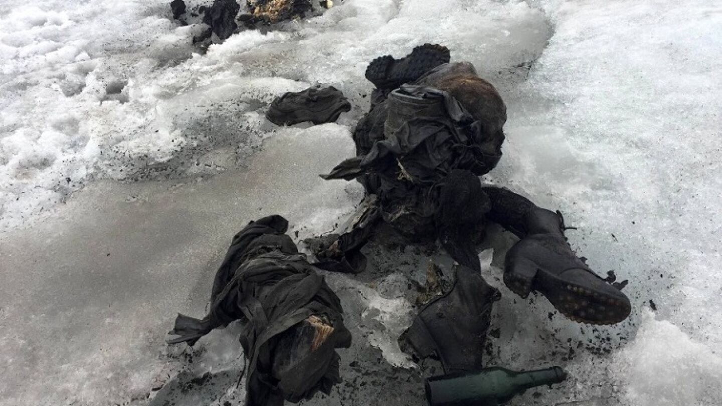 Aparece una pareja suiza perfectamente conservada en un glaciar desaparecida en 1942 