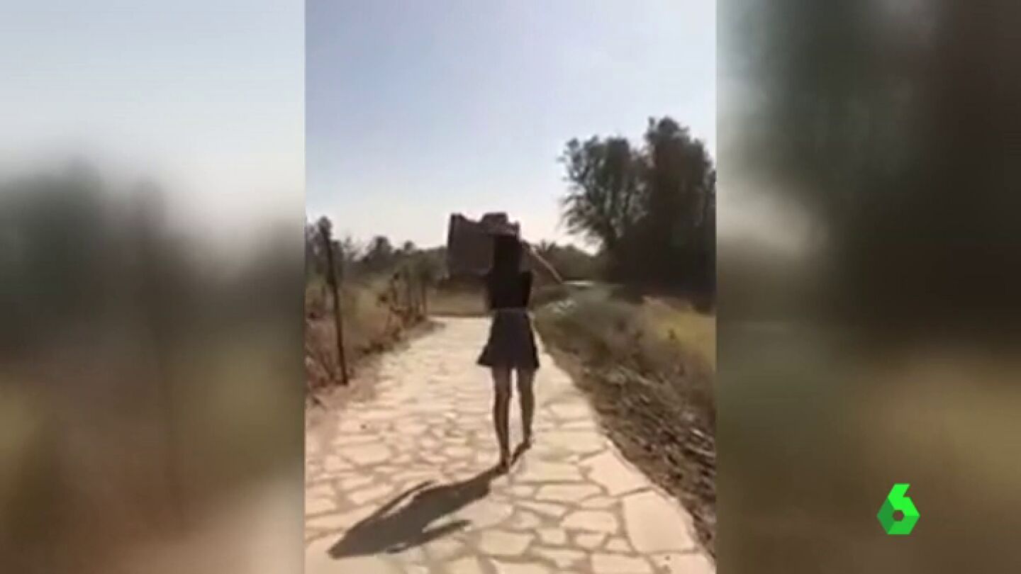 Arrestan a una joven modelo en Arabia Saud&iacute; por vestir minifalda en p&uacute;blico