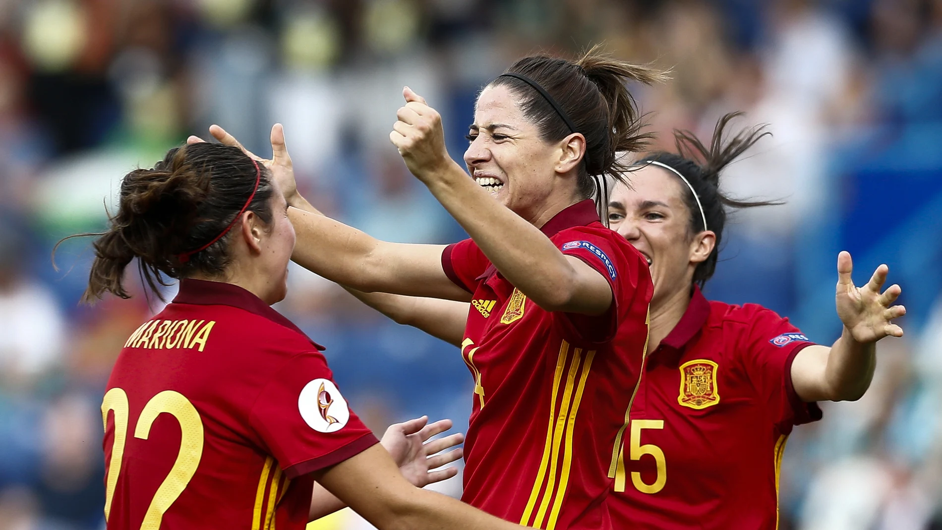 Vicky Losada celebra su gol ante Portugal