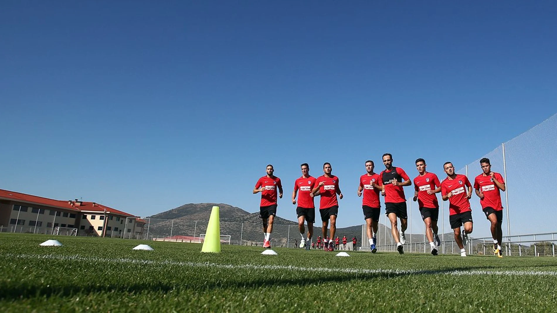 Varios jugadores del Atlético, durante un entrenamiento