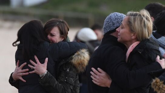 Familiares lloran la muerte de la mujer