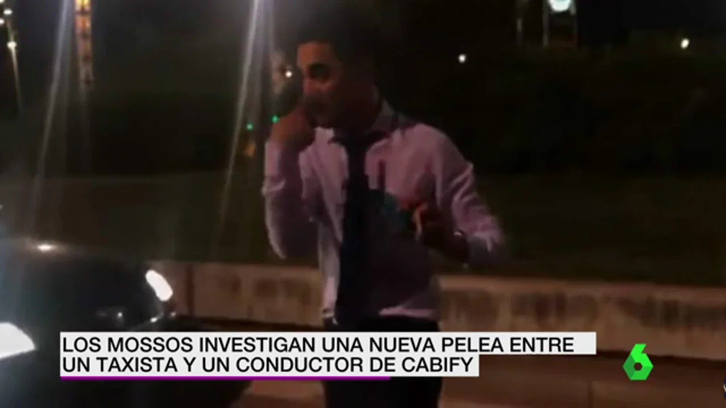 Pelea entre un taxista y un conductor de Cabify en Barcelona Pelea entre un taxista y un conductor de Cabify en Barcelona