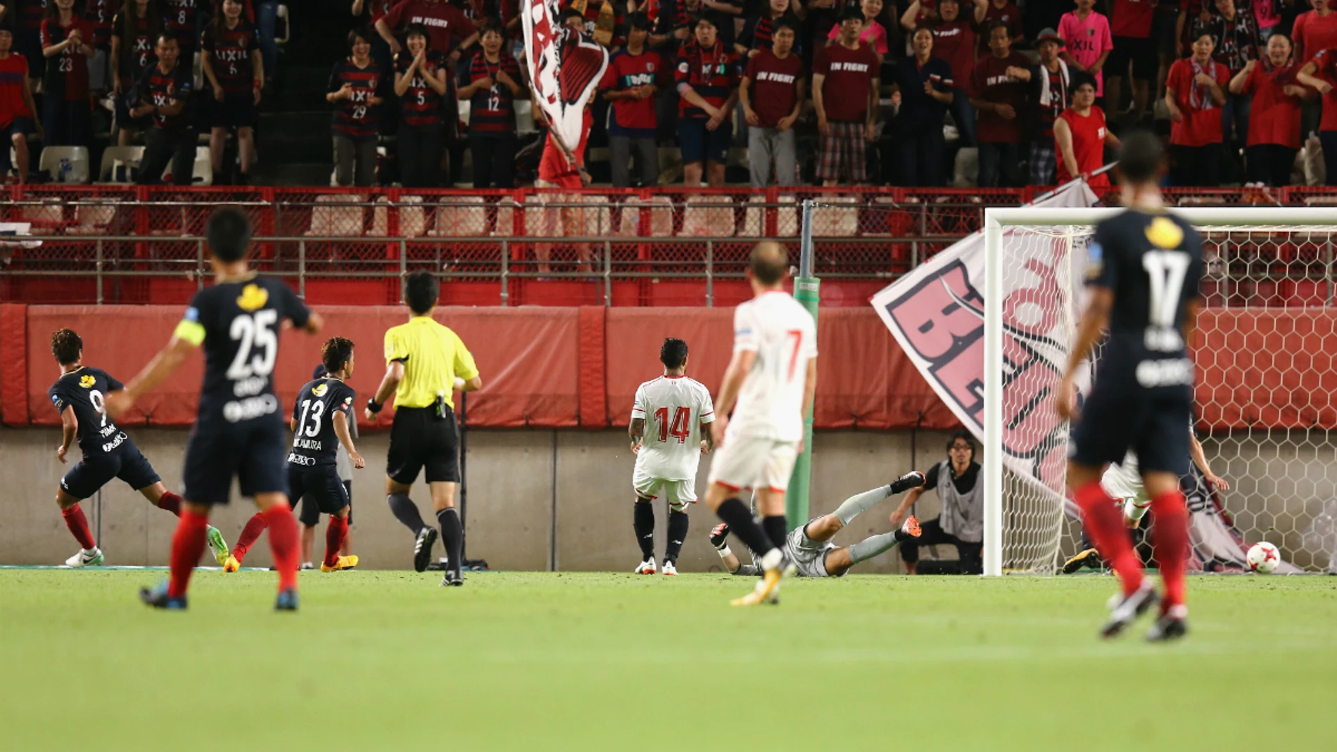 El Kashima marca un gol al Sevilla