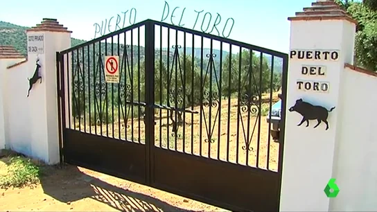 La puerta de la finca de Miguel Blesa La puerta de la finca de Miguel Blesa