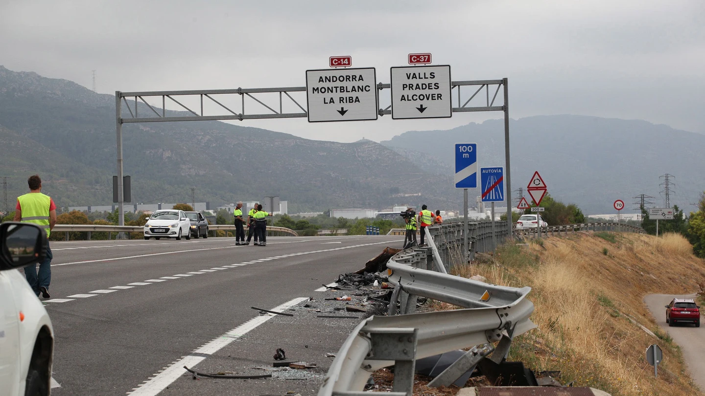 Un hombre y un menor de 14 años mueren en un accidente en Alcover (Tarragona) Un hombre y un menor de 14 años mueren en un accidente en Alcover (Tarragona)