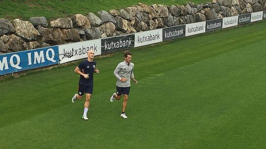 Yeray, sobre el c&eacute;sped de Lezama