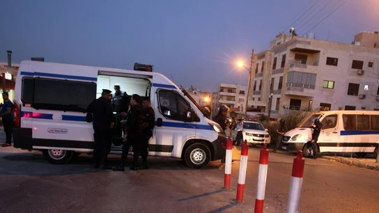 La ambulancia atiende a los heridos La ambulancia atiende a los heridos