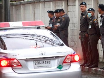 Automóvil y unidades de la policía tailandesa Automóvil y unidades de la policía tailandesa