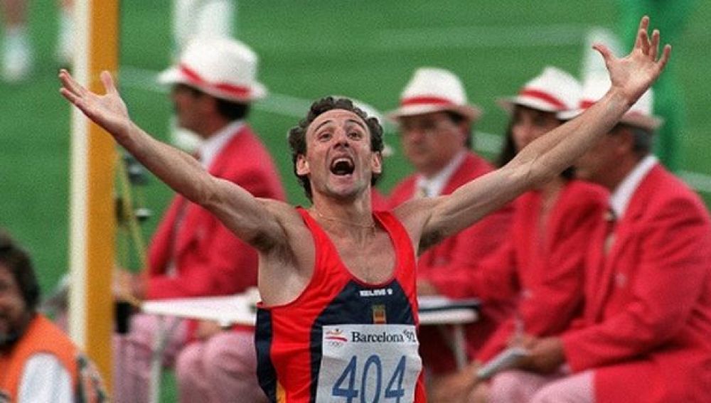 Fermín Cacho, tras ganar la medalla de oro en los Juegos de Barcelona 92