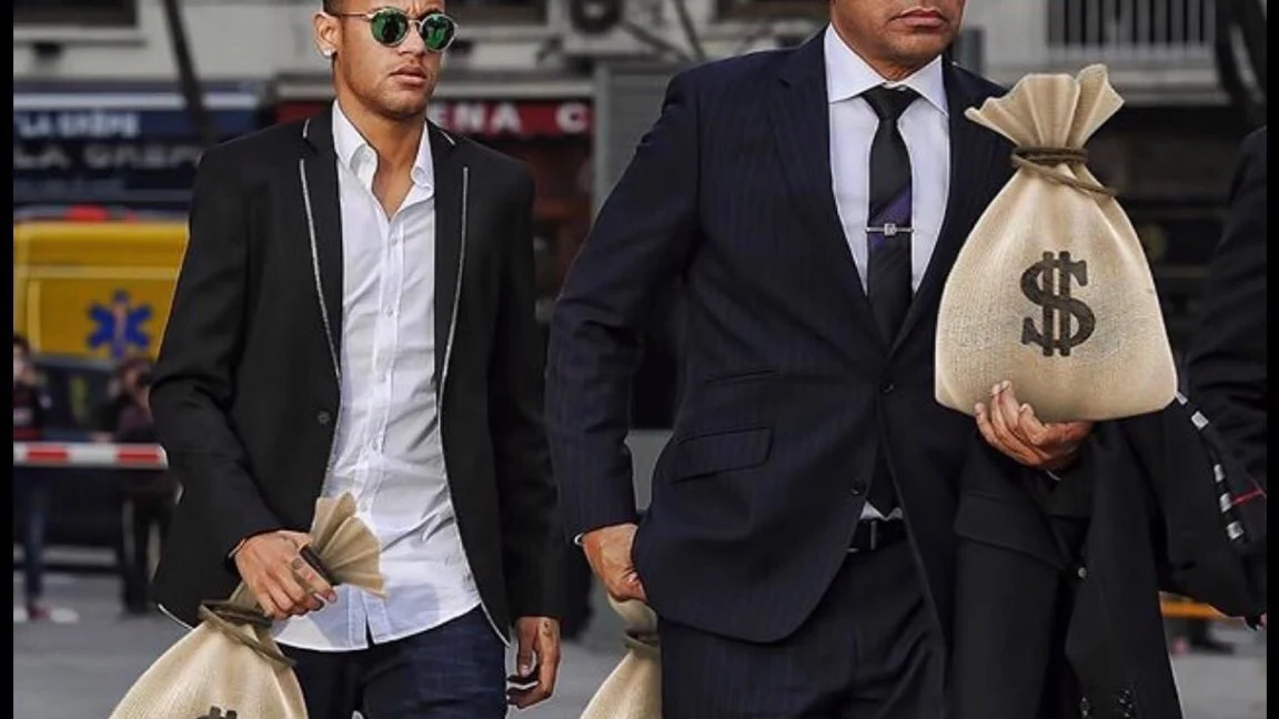 Neymar y su padre, cargados de dinero