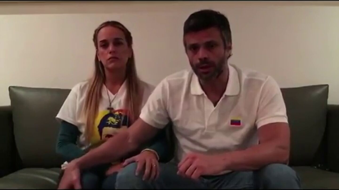 El opositor venezolano Leopoldo L&oacute;pez anuncia el embarazo de su esposa Lilian Tintori